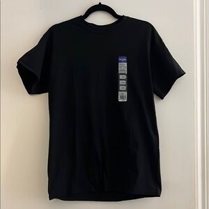 Gildan Crew Black T-Shirt‎